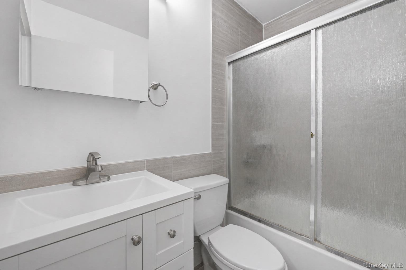 #12 photo, 301 W 110th Street, मैनहटन New York (Manhattan) , NY 10026