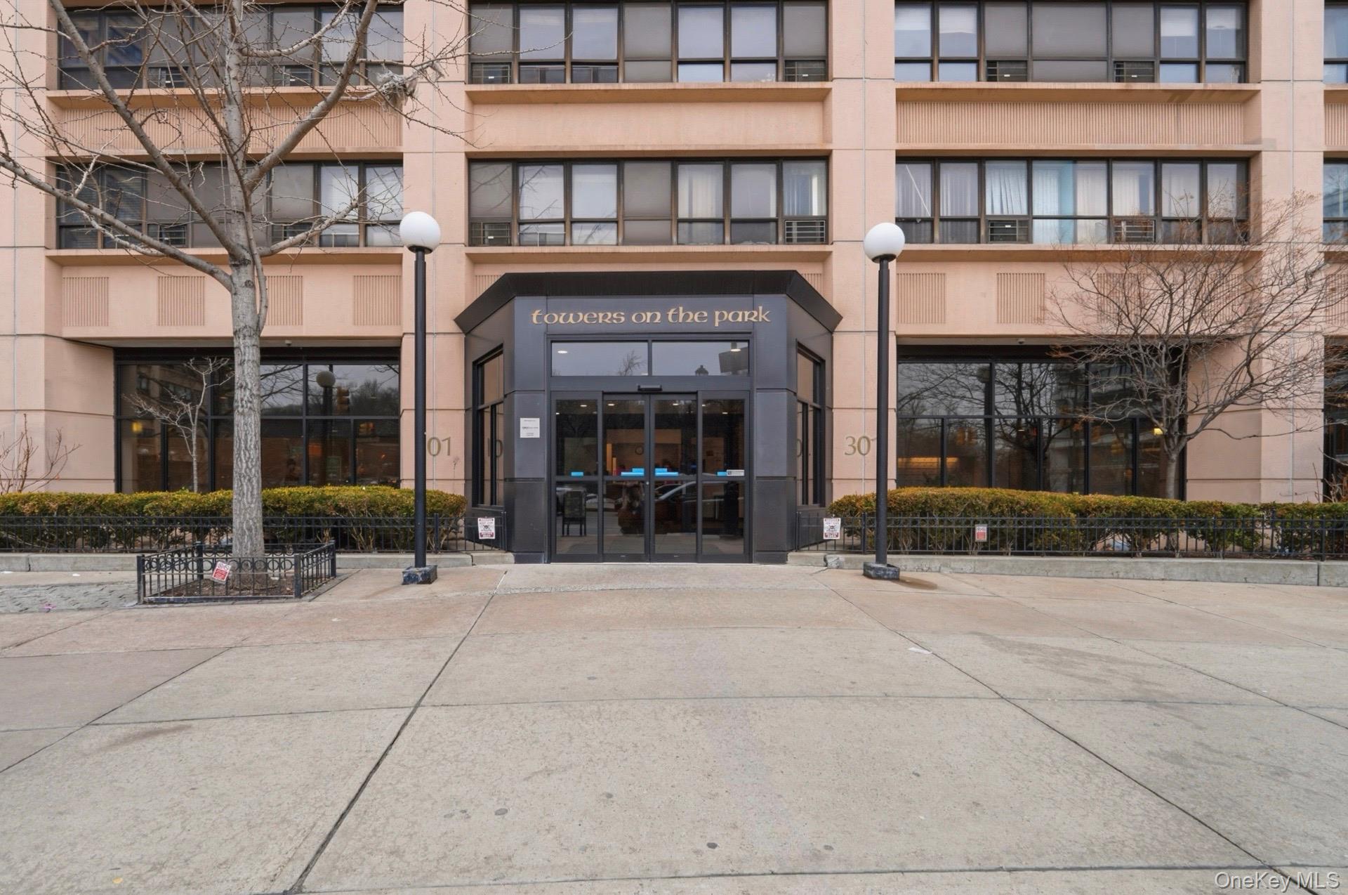 #2 photo, 301 W 110th Street, मैनहटन New York (Manhattan) , NY 10026