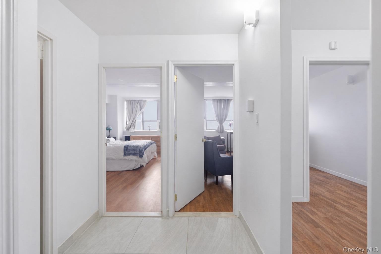 #4 photo, 301 W 110th Street, मैनहटन New York (Manhattan) , NY 10026