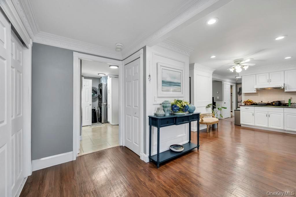 #10 photo, 54 Abbot Lane, Hicksville , NY 11801