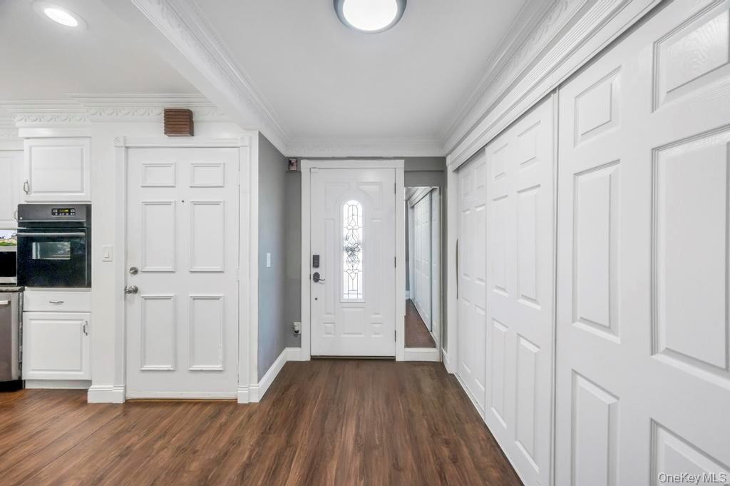 #11 photo, 54 Abbot Lane, Hicksville , NY 11801