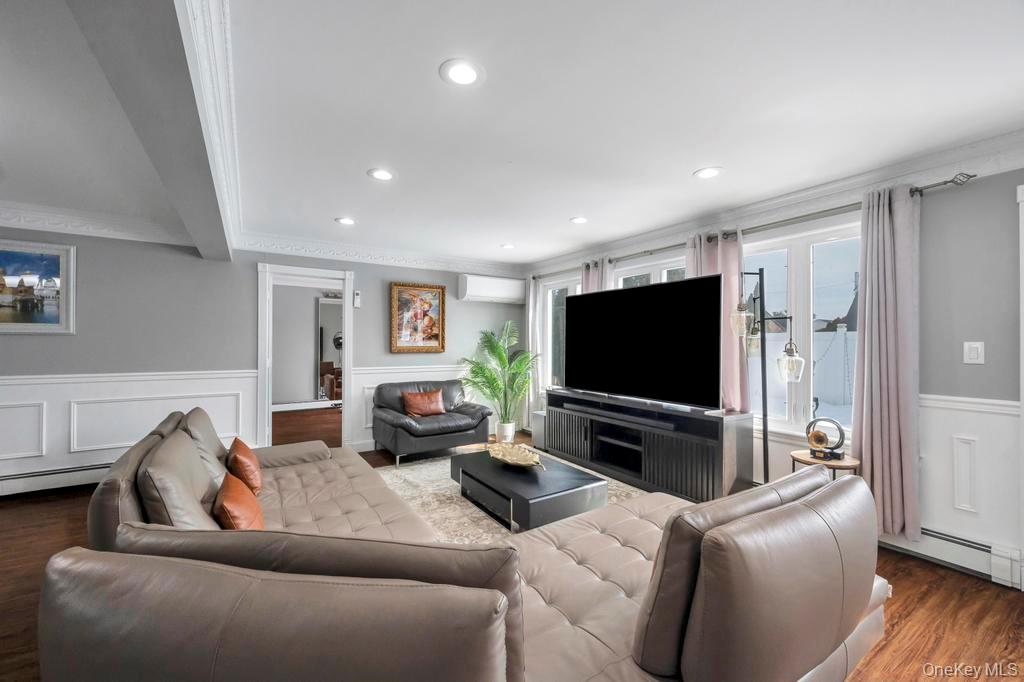 #13 photo, 54 Abbot Lane, Hicksville , NY 11801