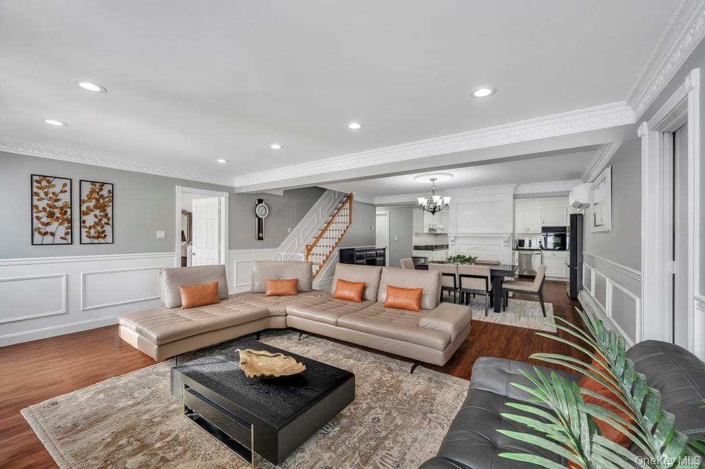 #18 photo, 54 Abbot Lane, Hicksville , NY 11801