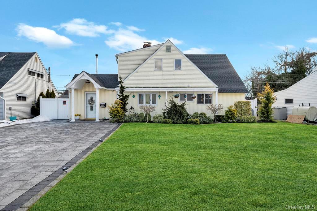 #2 photo, 54 Abbot Lane, Hicksville , NY 11801