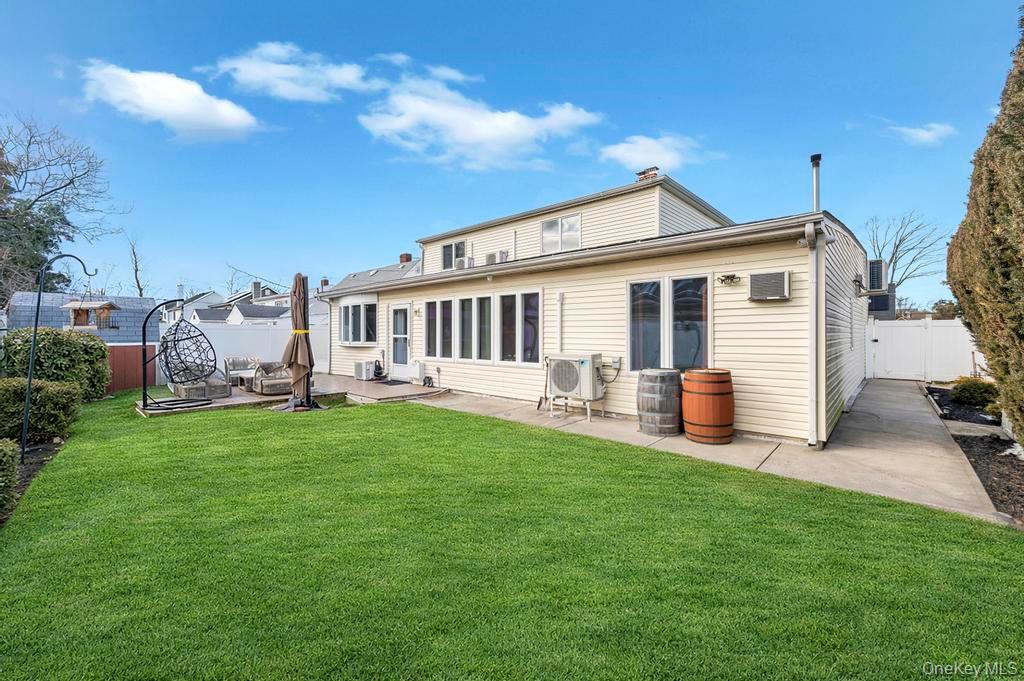 #7 photo, 54 Abbot Lane, Hicksville , NY 11801