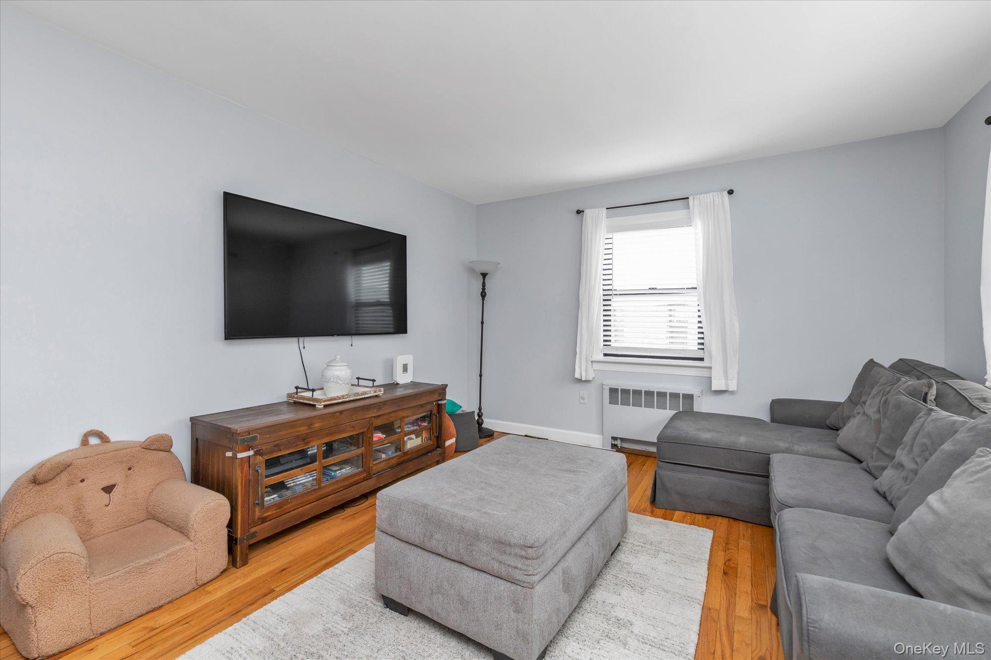 #4 photo, 219-29 75th Avenue, Oakland Gardens , NY 11364