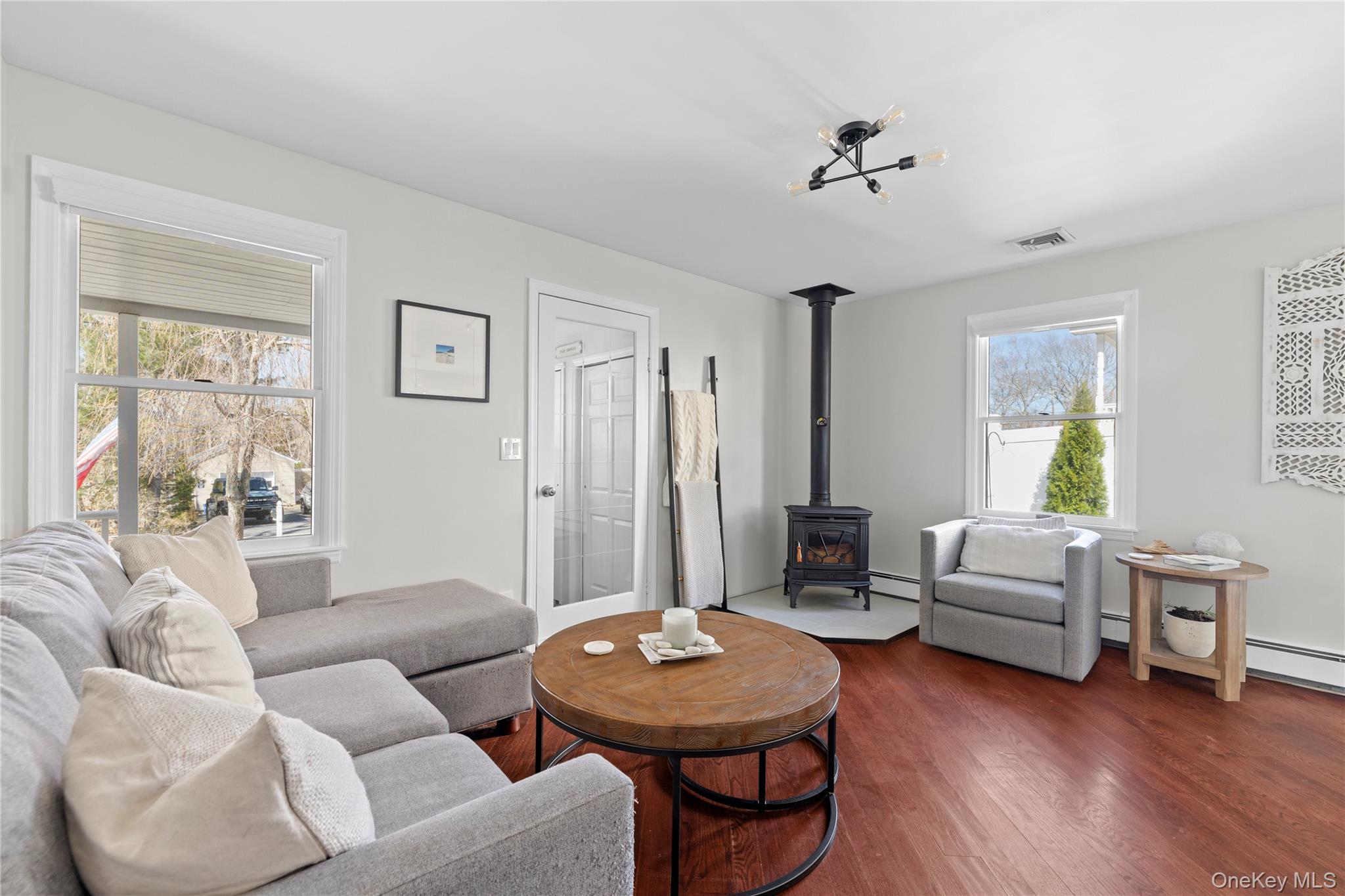 #4 photo, 11 6th Street, Wading River , NY 11792