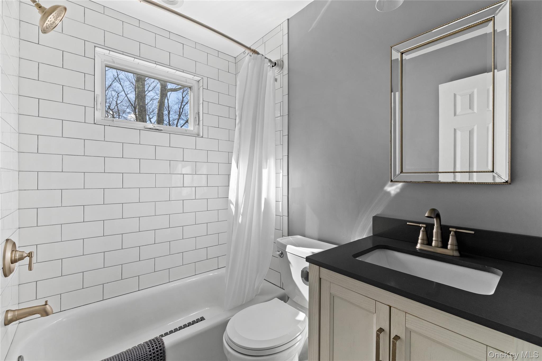 #7 photo, 11 6th Street, Wading River , NY 11792