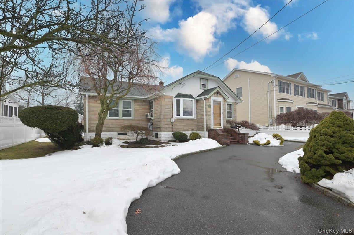 #4 photo, 2016 Abbot Avenue, מחוז נסאו Merrick , NY 11566