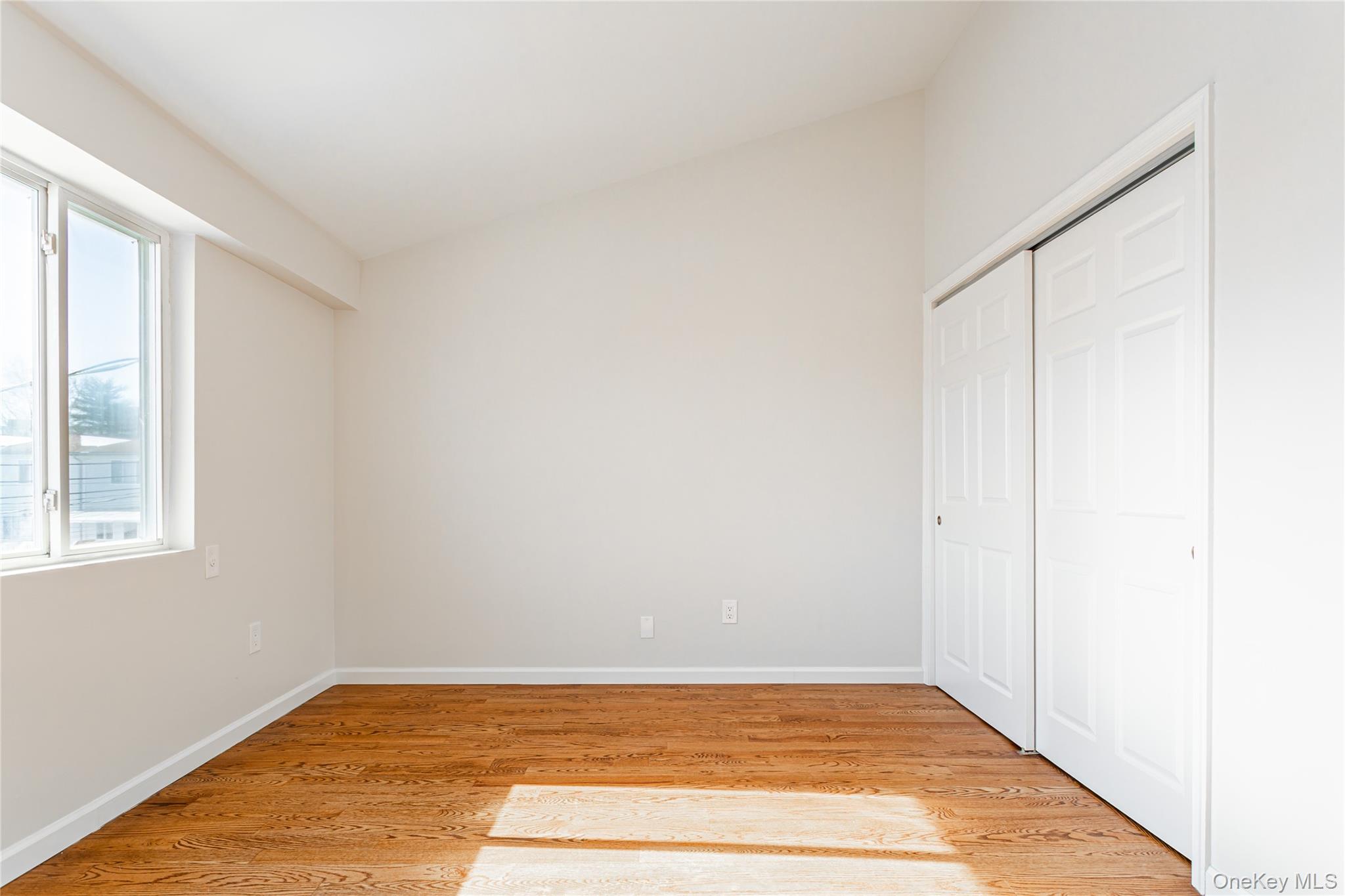 #12 photo, 21 Spirit Lane, 스태튼 섬 Staten Island , NY 10303