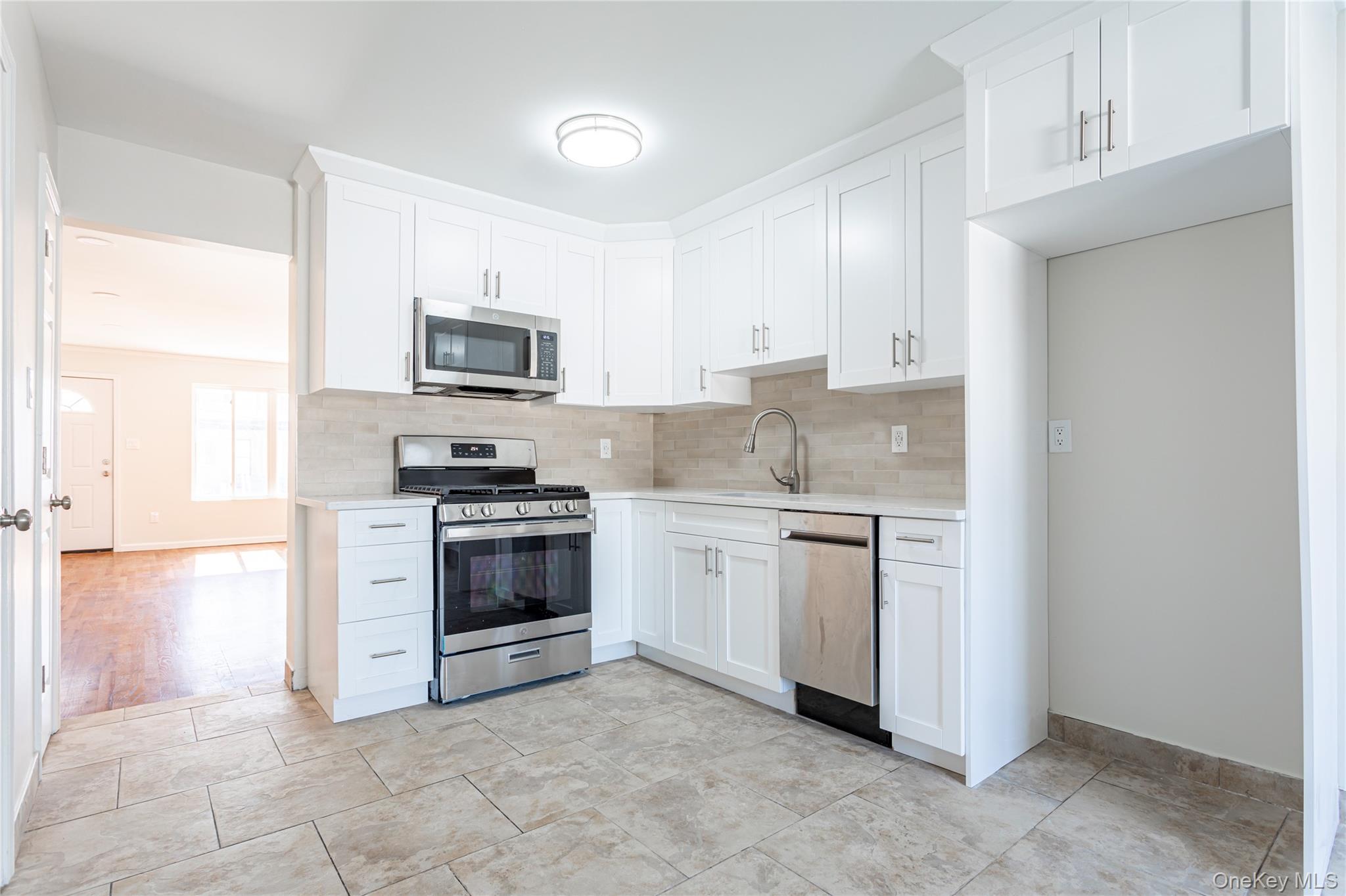 #4 photo, 21 Spirit Lane, 스태튼 섬 Staten Island , NY 10303