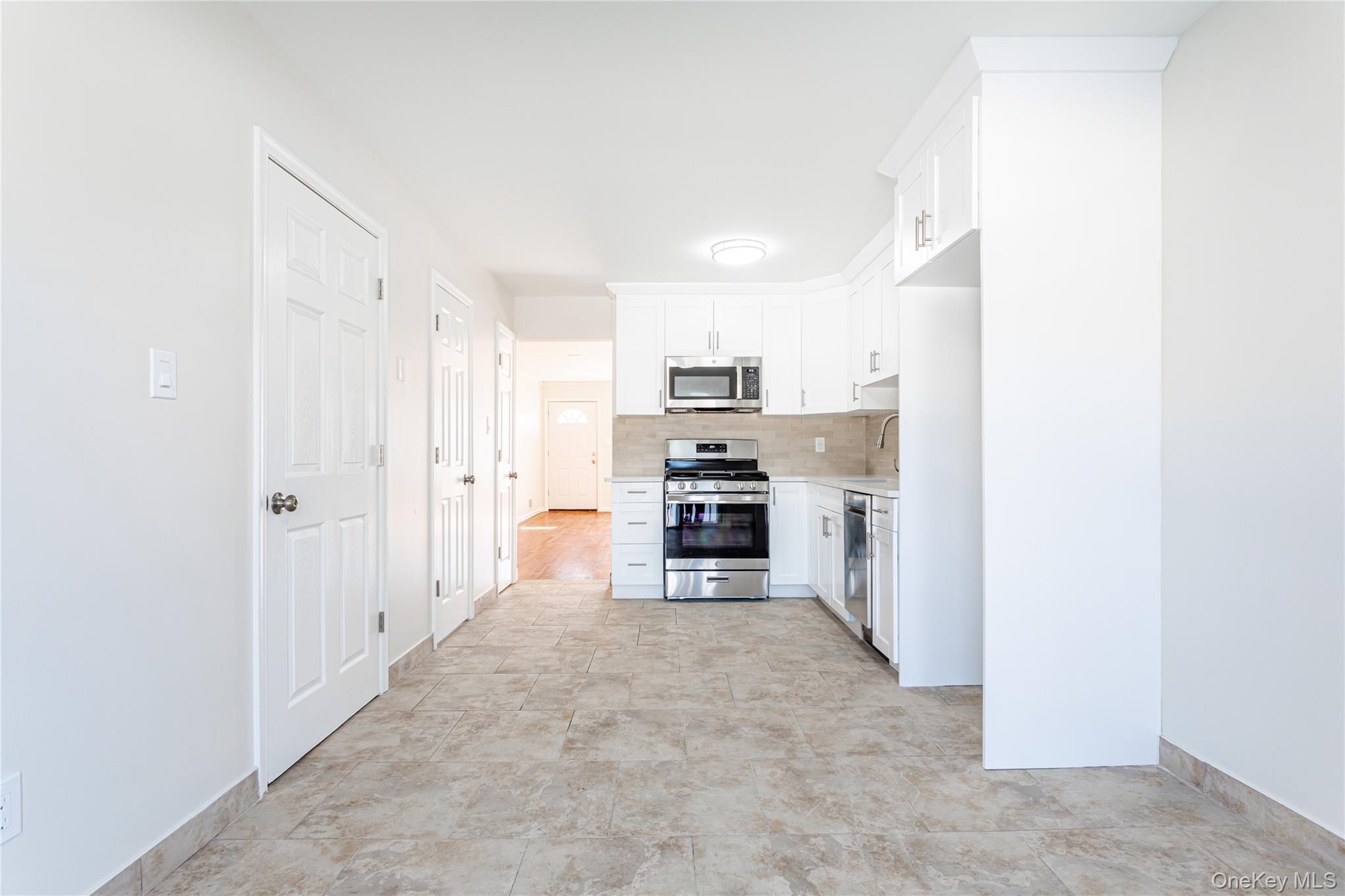 #5 photo, 21 Spirit Lane, 스태튼 섬 Staten Island , NY 10303