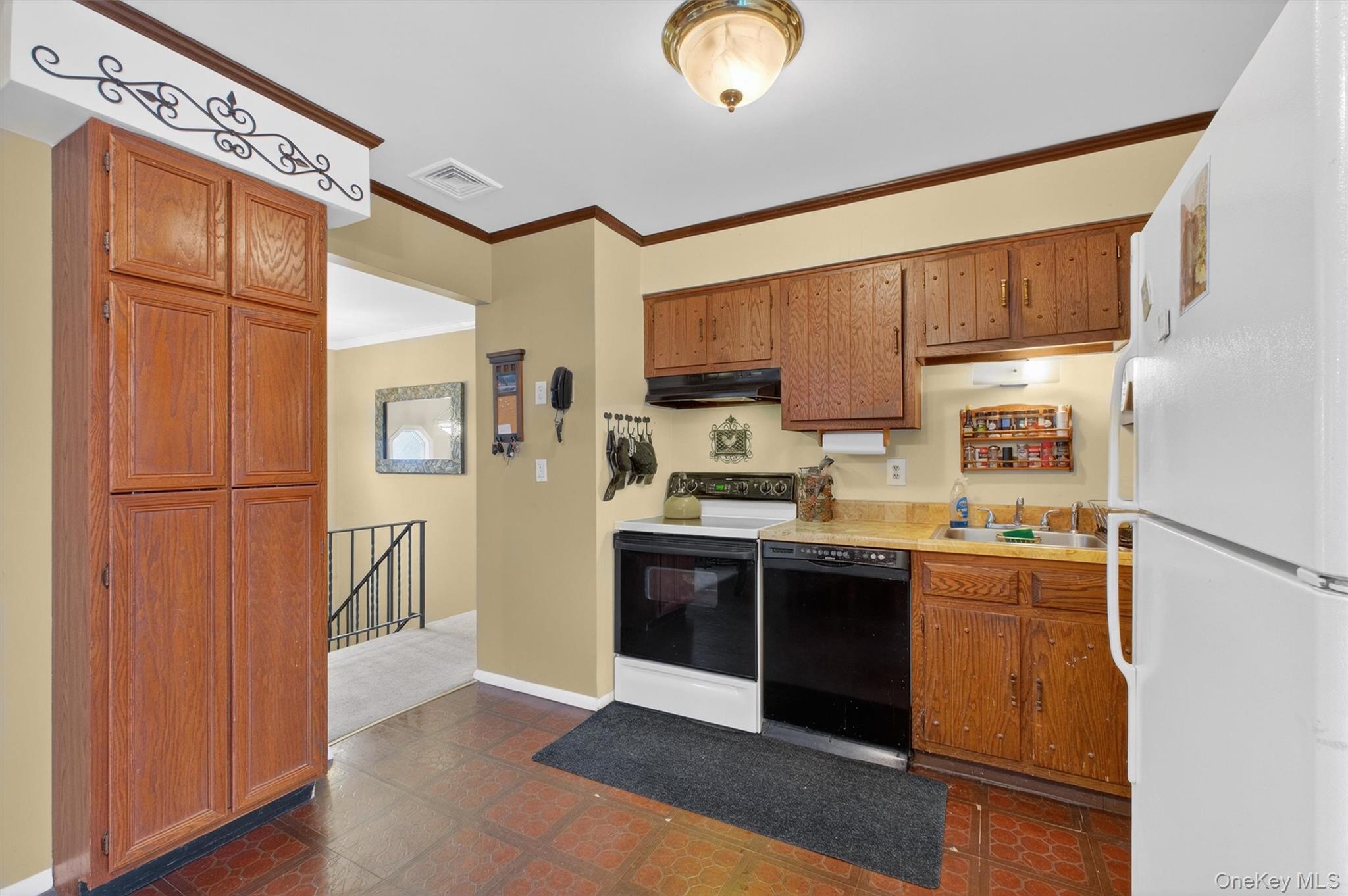 #5 photo, 4 Pine View Road, Beacon , NY 12508