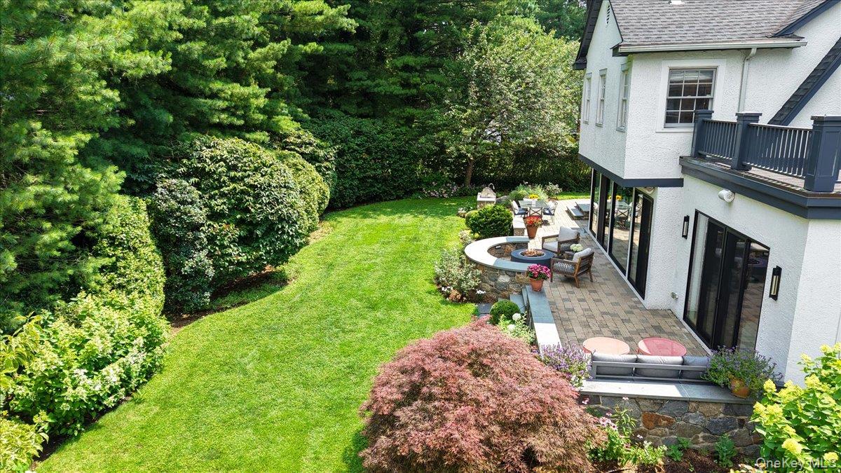 #5 photo, 21 Orchard Road, Larchmont , NY 10538