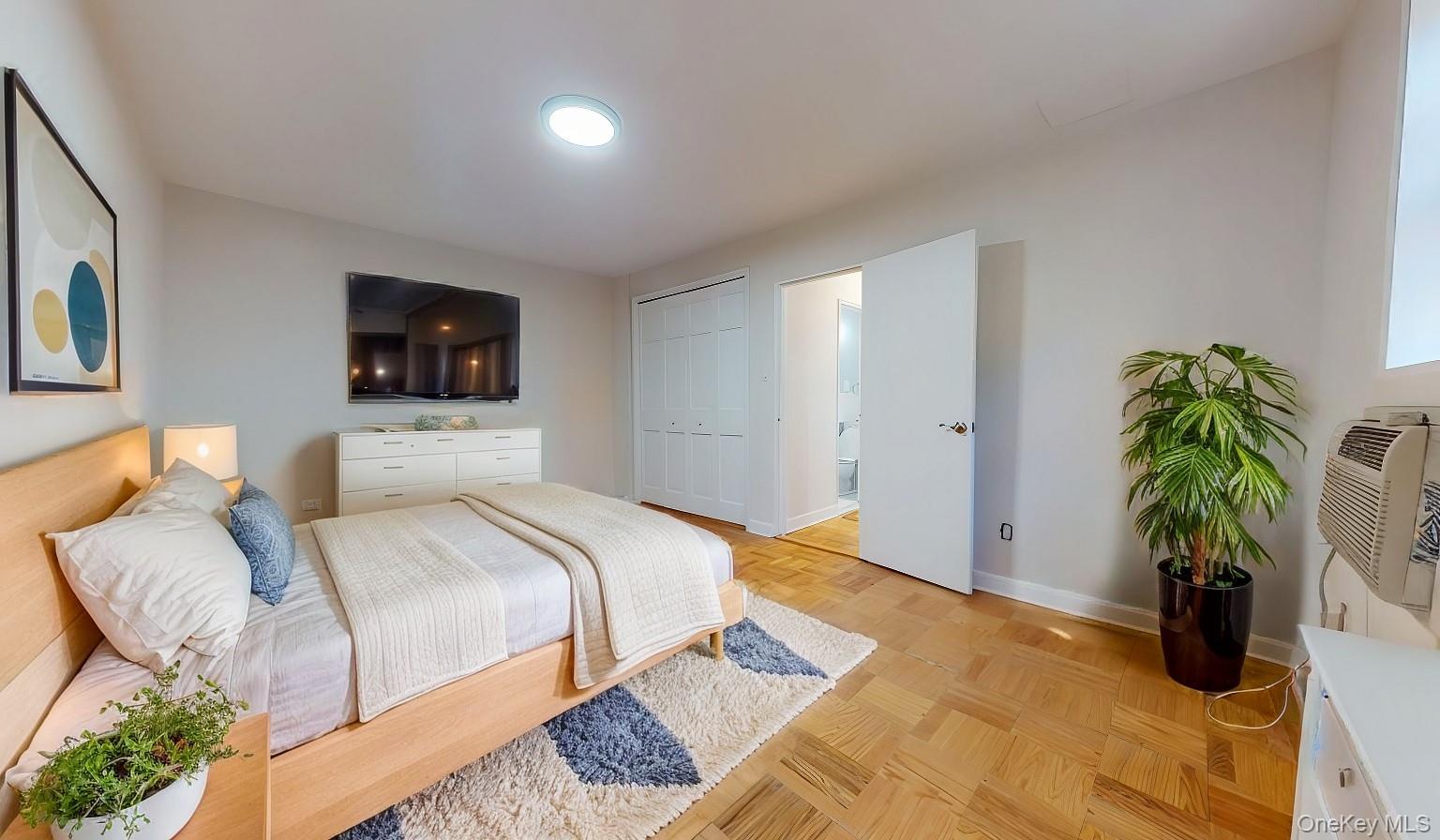 #13 photo, 66-15 Thornton Place, 뉴욕퀸즈 Rego Park , NY 11374