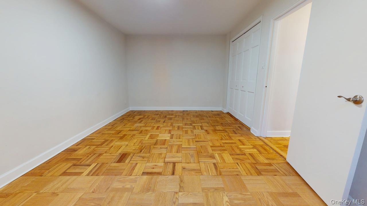 #14 photo, 66-15 Thornton Place, 뉴욕퀸즈 Rego Park , NY 11374