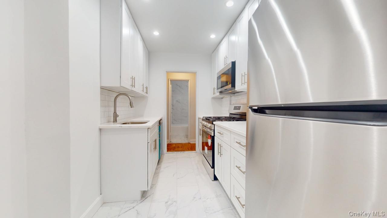 #6 photo, 66-15 Thornton Place, 뉴욕퀸즈 Rego Park , NY 11374