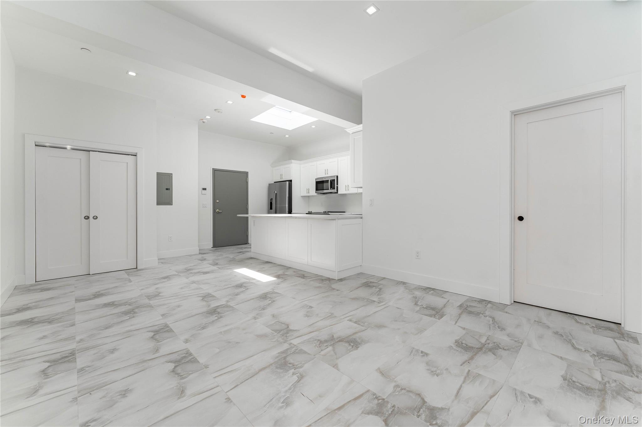 #4 photo, 138 E Park Avenue, Long Beach , NY 11561