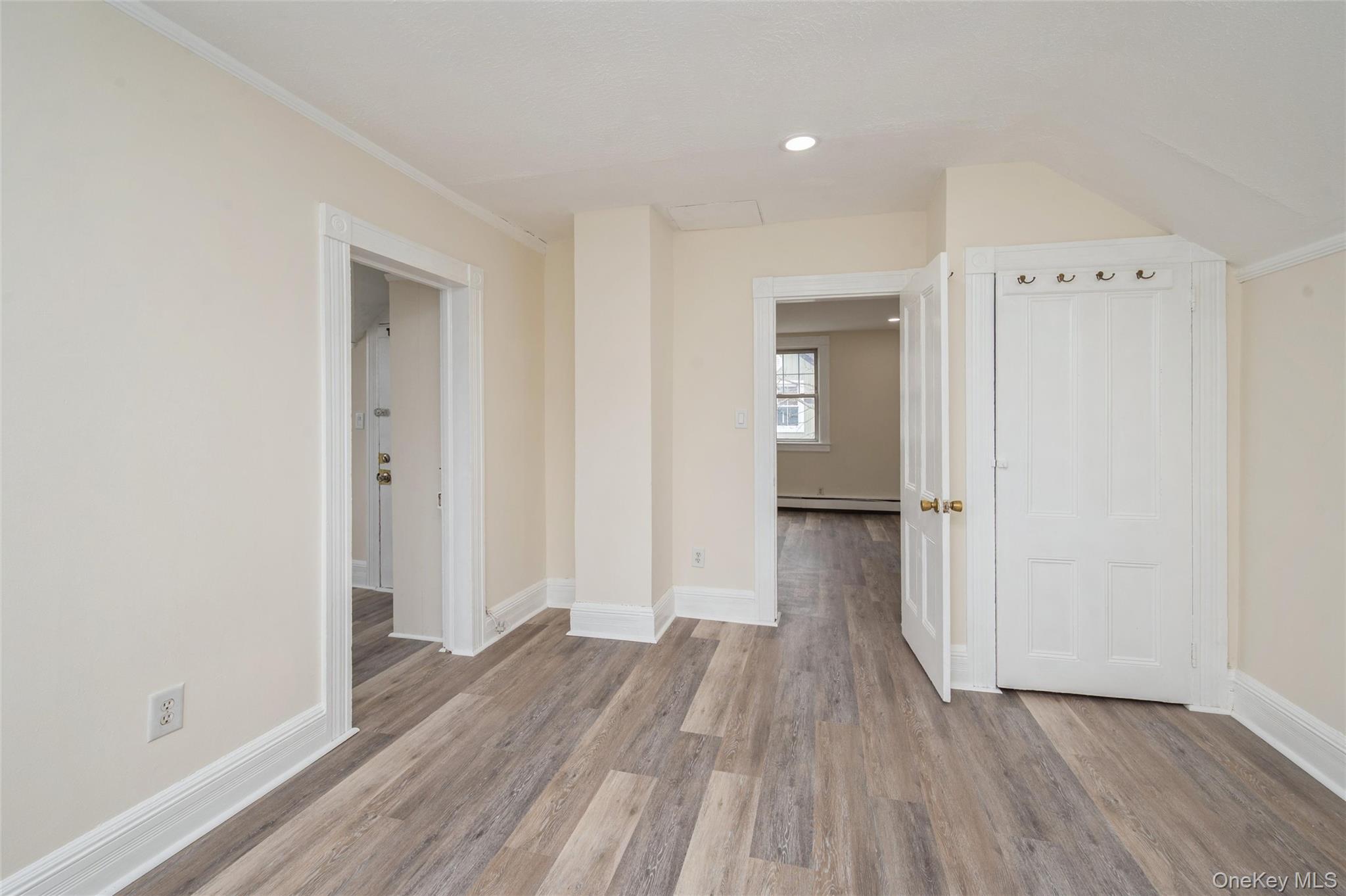 #14 photo, 36 Tyler Avenue, Саффолк ‖ West Sayville , NY 11796