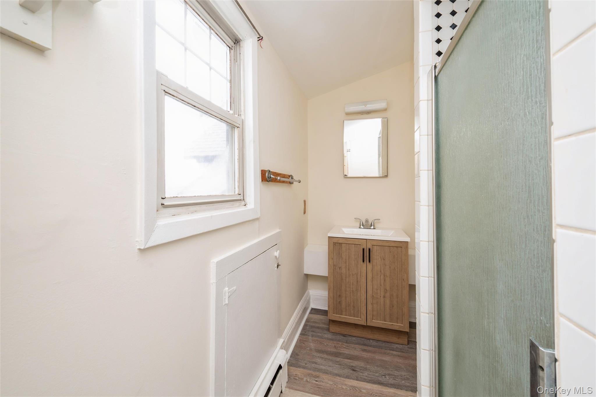 #9 photo, 36 Tyler Avenue, Саффолк ‖ West Sayville , NY 11796