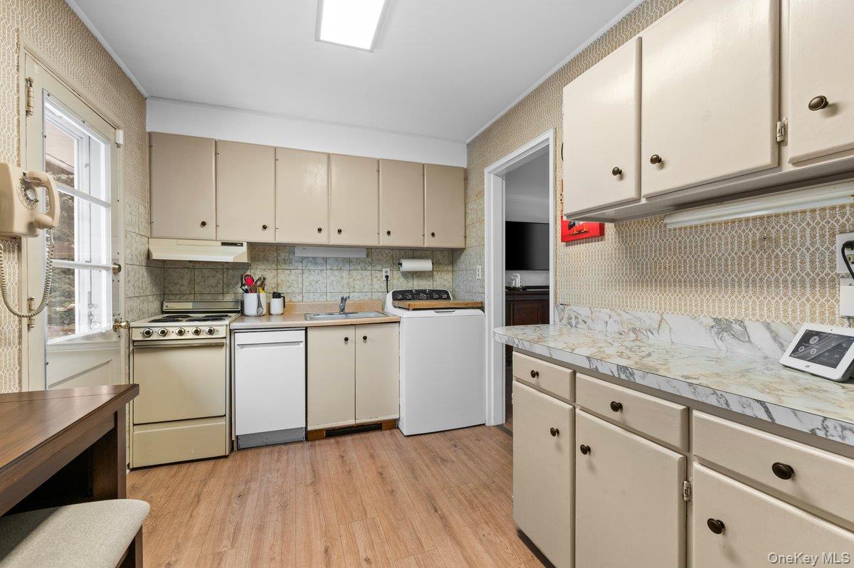 #13 photo, 22 Greenway Circle, नासाउ काउंटी Syosset , NY 11791