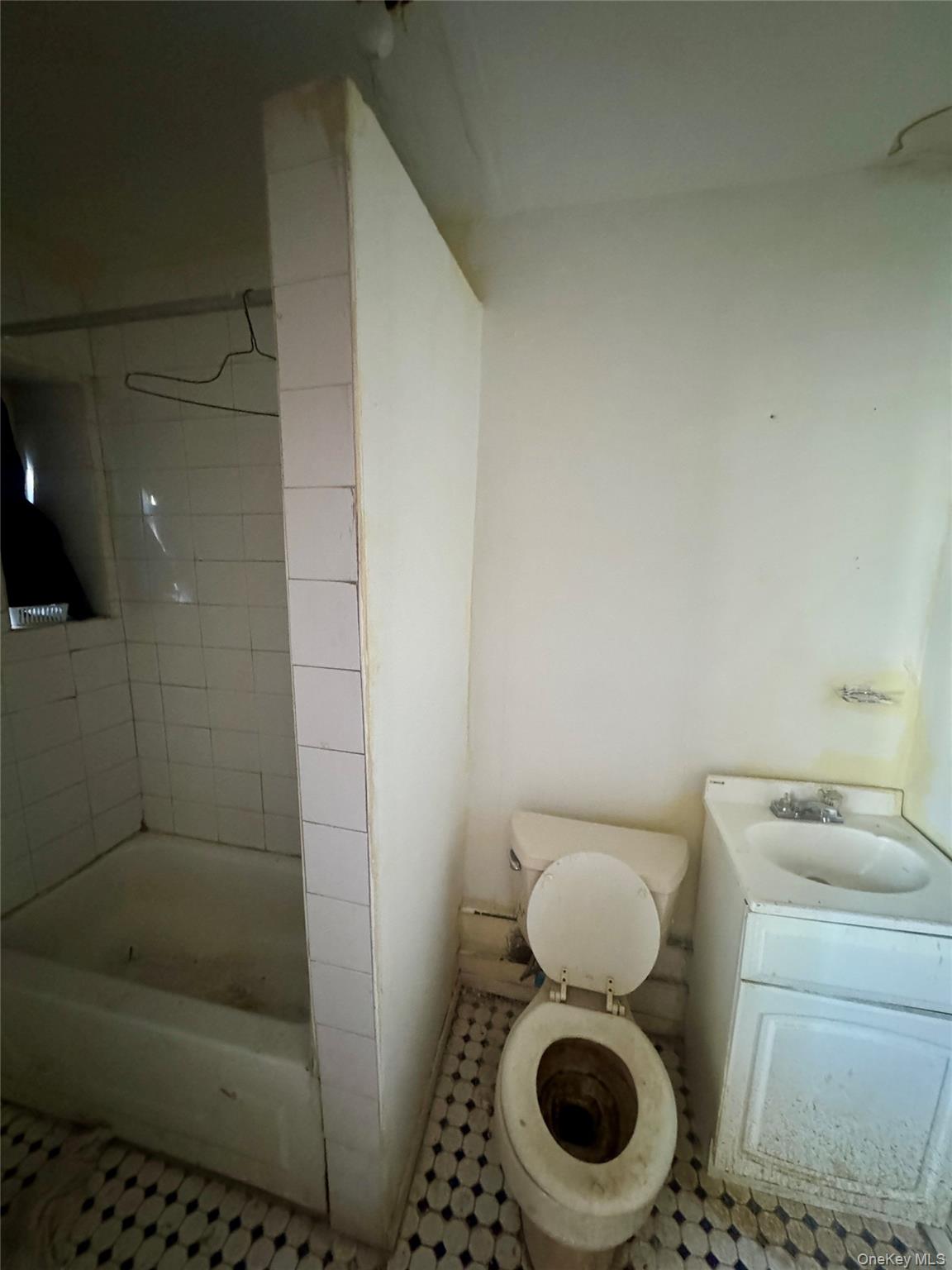 #8 photo, 3235 Fulton Street, Бруклин ‖ Brooklyn , NY 11208