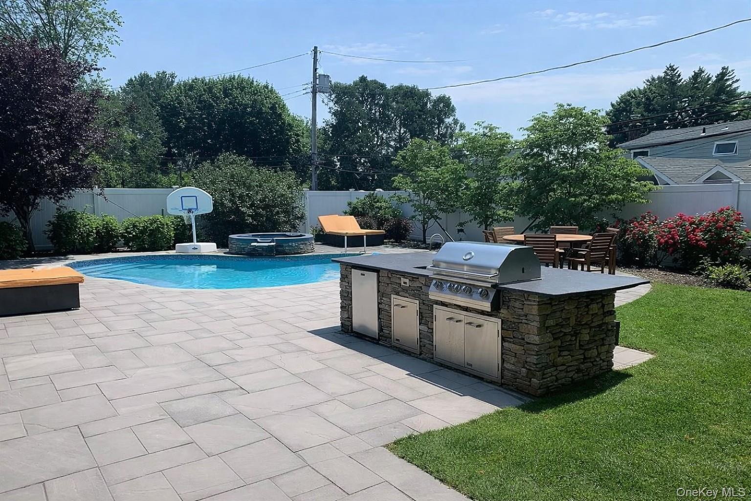 #2 photo, 24 Willets Avenue, Нассау ‖ Syosset , NY 11791