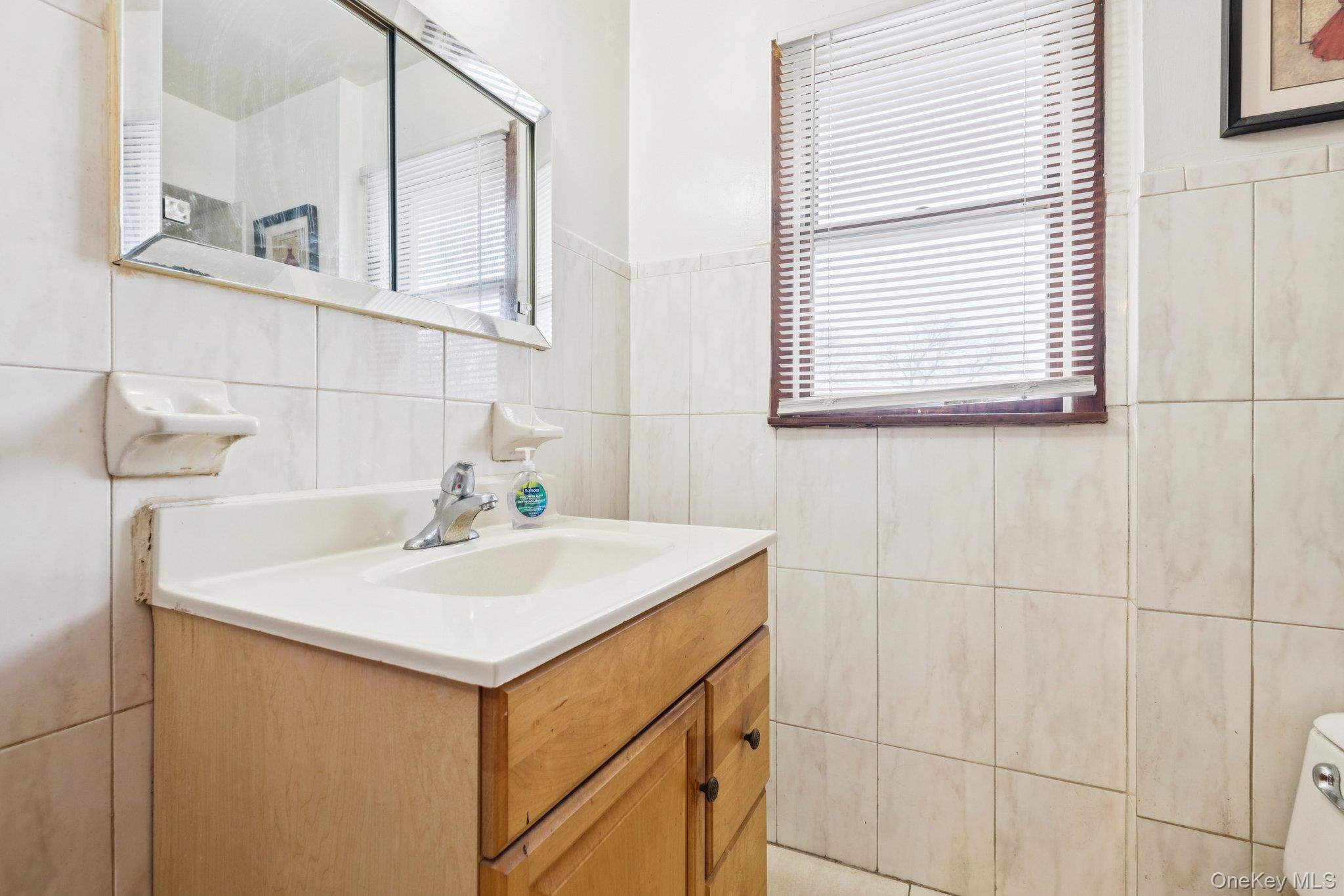 #14 photo, 174 Bellmore Street, Нассау ‖ Floral Park , NY 11001