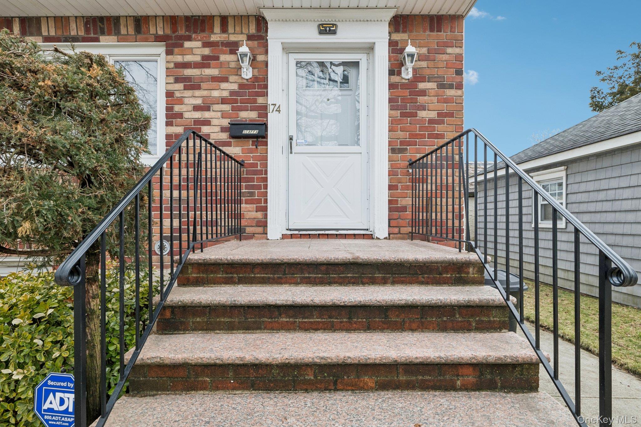 #4 photo, 174 Bellmore Street, Нассау ‖ Floral Park , NY 11001