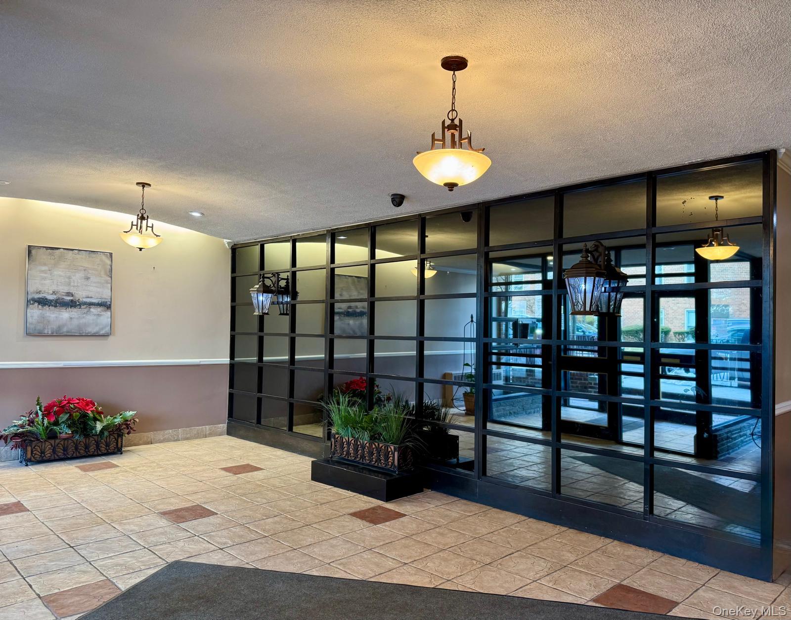 #3 photo, 68-20 Selfridge Street, Куинс ‖ Forest Hills , NY 11375