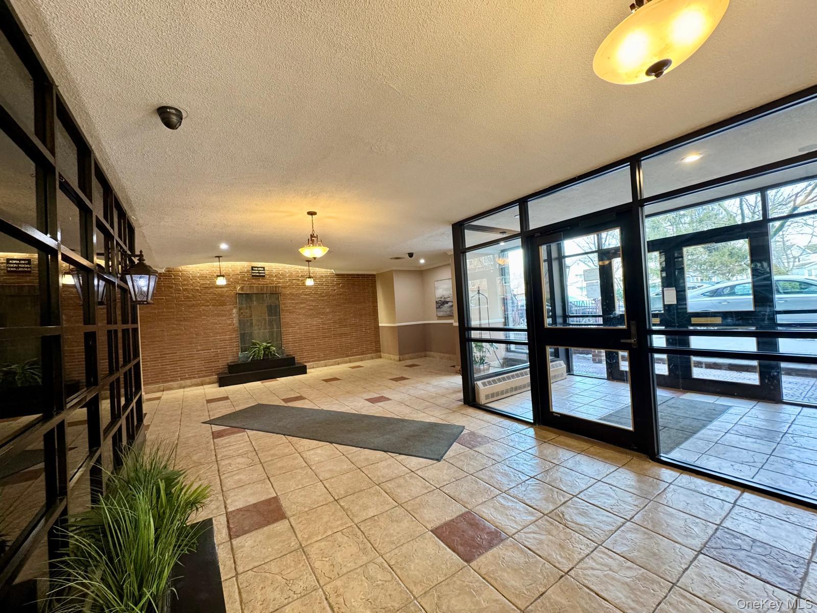 #4 photo, 68-20 Selfridge Street, Куинс ‖ Forest Hills , NY 11375