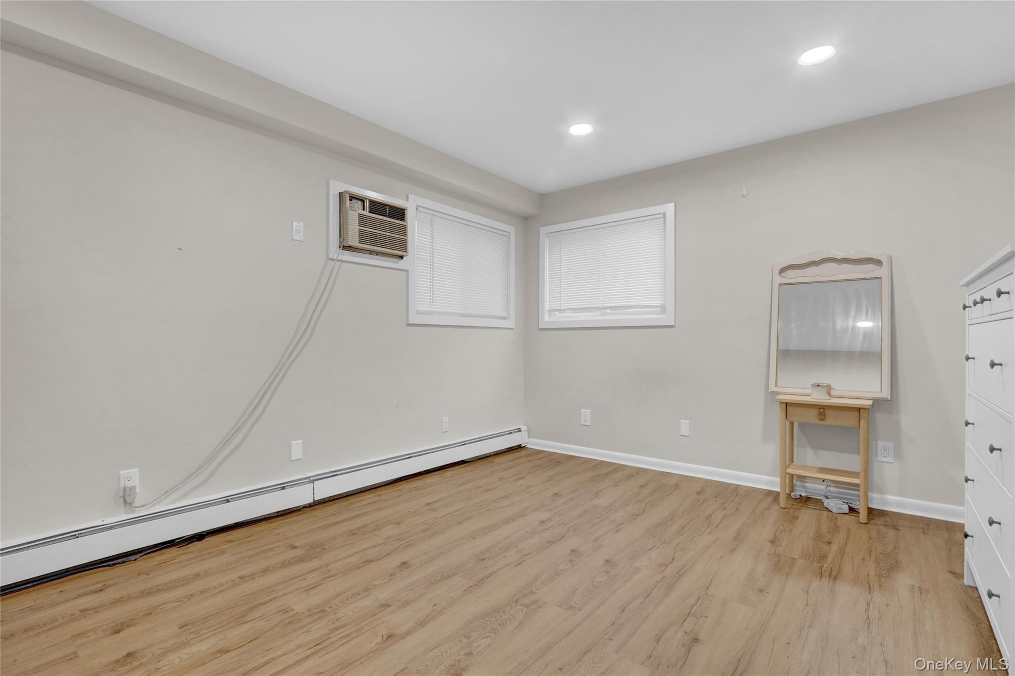 #9 photo, 220 E Chester Street, 长岛 Long Beach , NY 11561