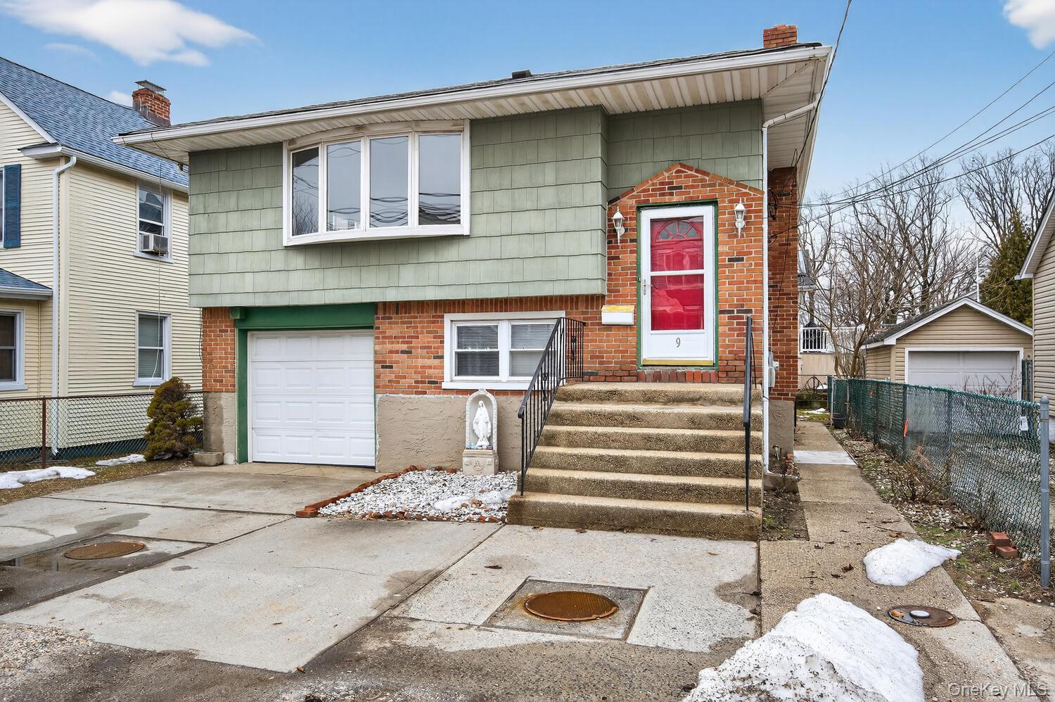 #2 photo, 9 Bay Beach Avenue, Bayville , NY 11709