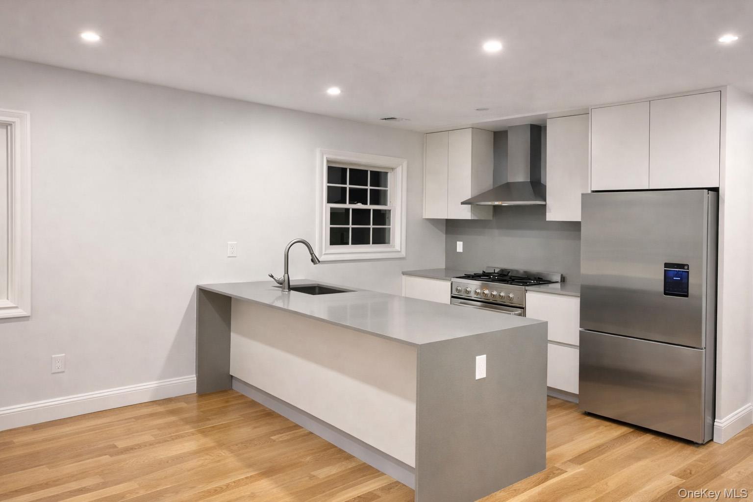 #6 photo, 15121 17th Avenue, कुईंस Whitestone , NY 11357