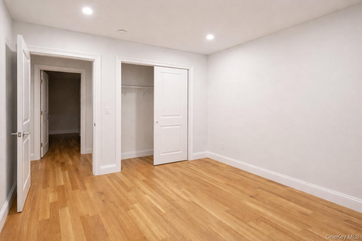 #9 photo, 15121 17th Avenue, कुईंस Whitestone , NY 11357