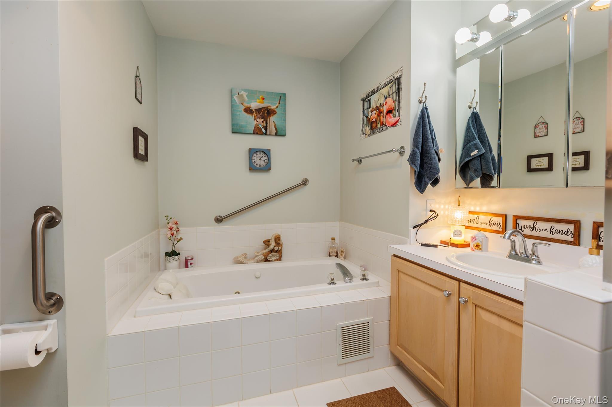 #11 photo, 10 Tracie Lane, সাফোক কাউন্টি Middle Island , NY 11953