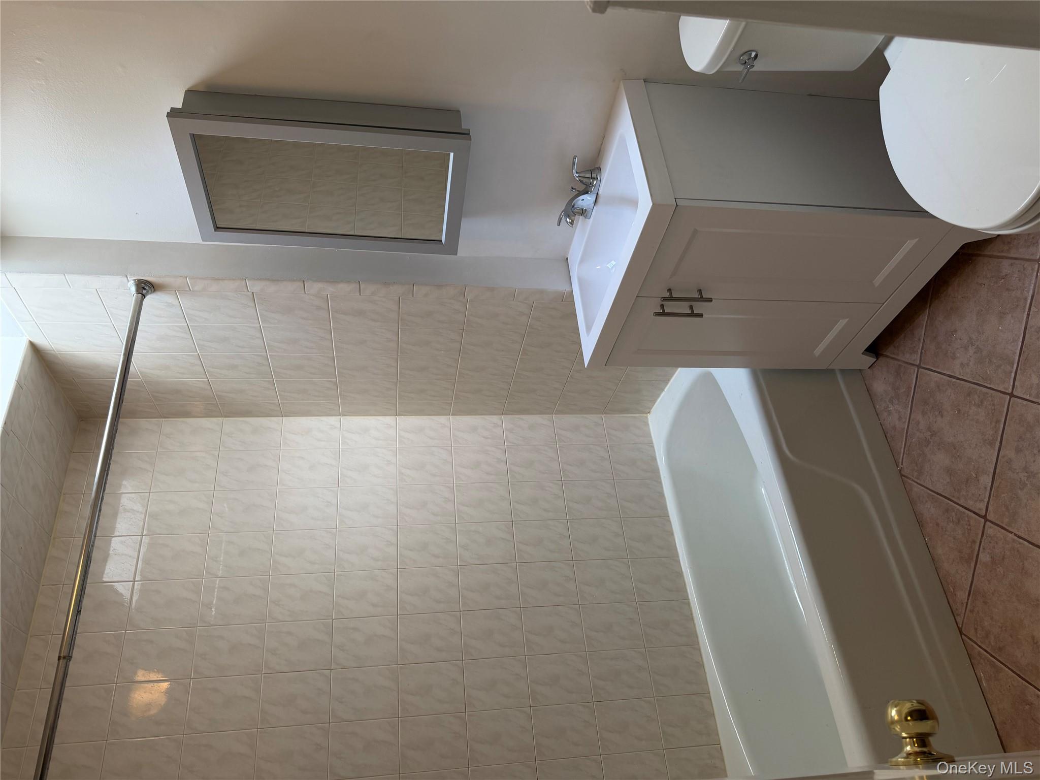 #5 photo, 322 Jericho Turnpike, नासाउ काउंटी Floral Park , NY 11001