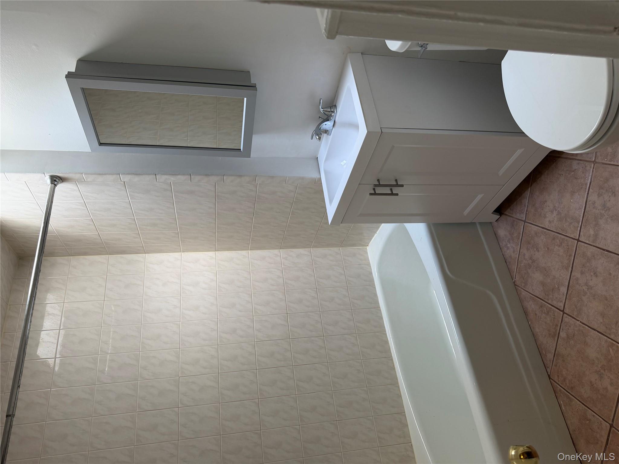 #6 photo, 322 Jericho Turnpike, नासाउ काउंटी Floral Park , NY 11001