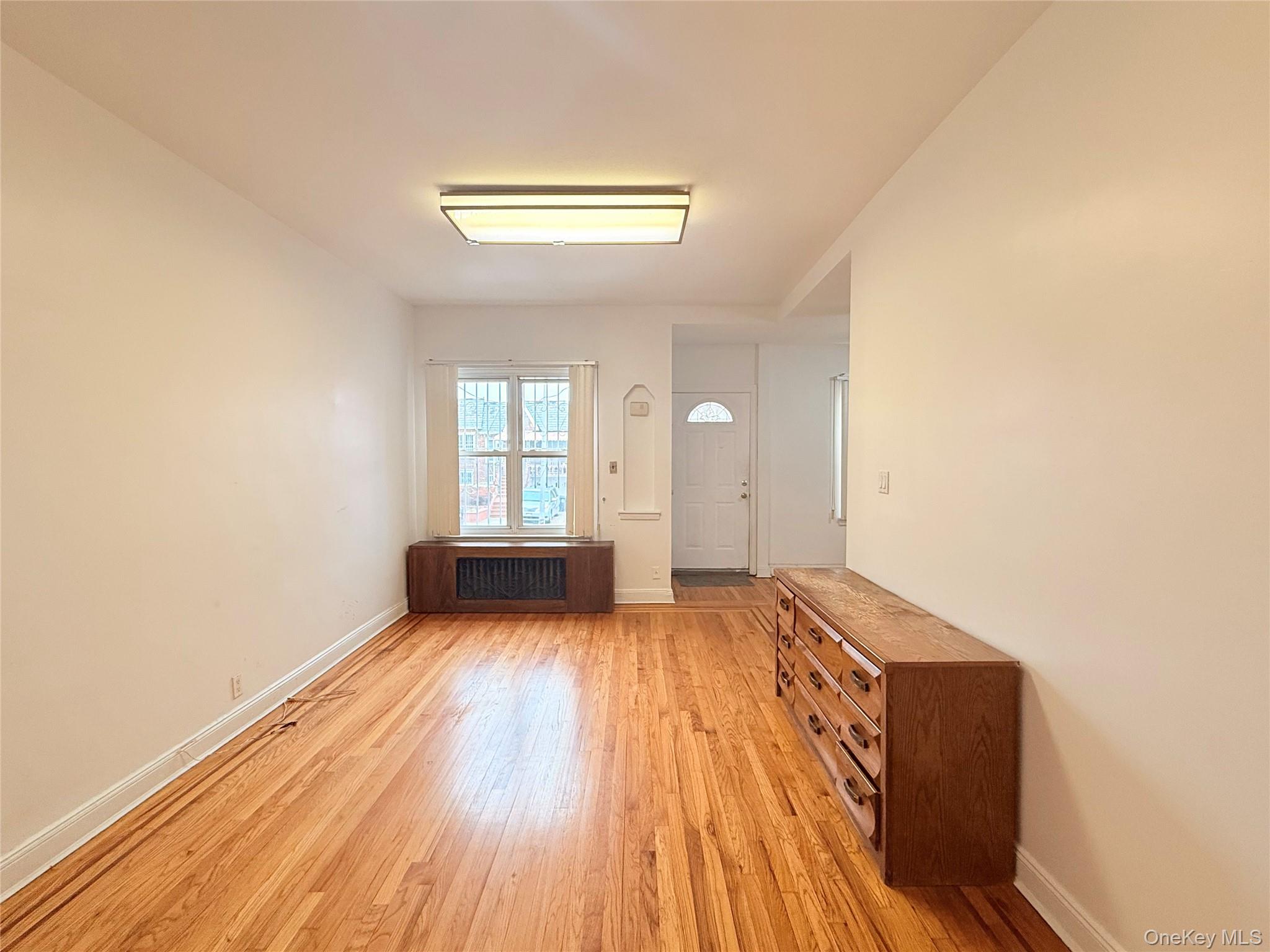 #2 photo, 146-18 59th Avenue, Куинс ‖ Flushing , NY 11355