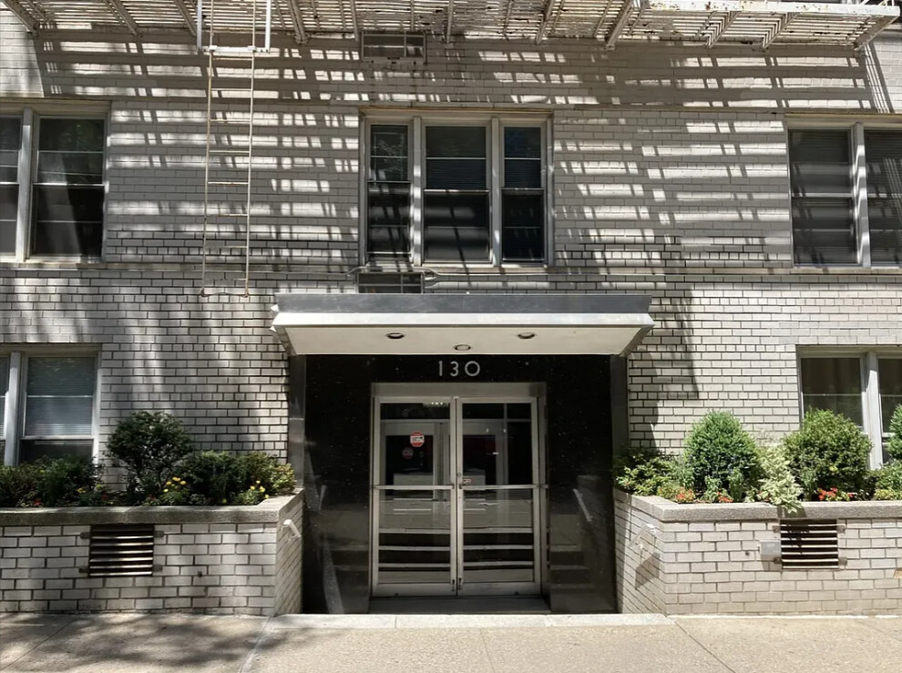 #6 photo, 130 HICKS Street, Brooklyn Heights , NY 11201