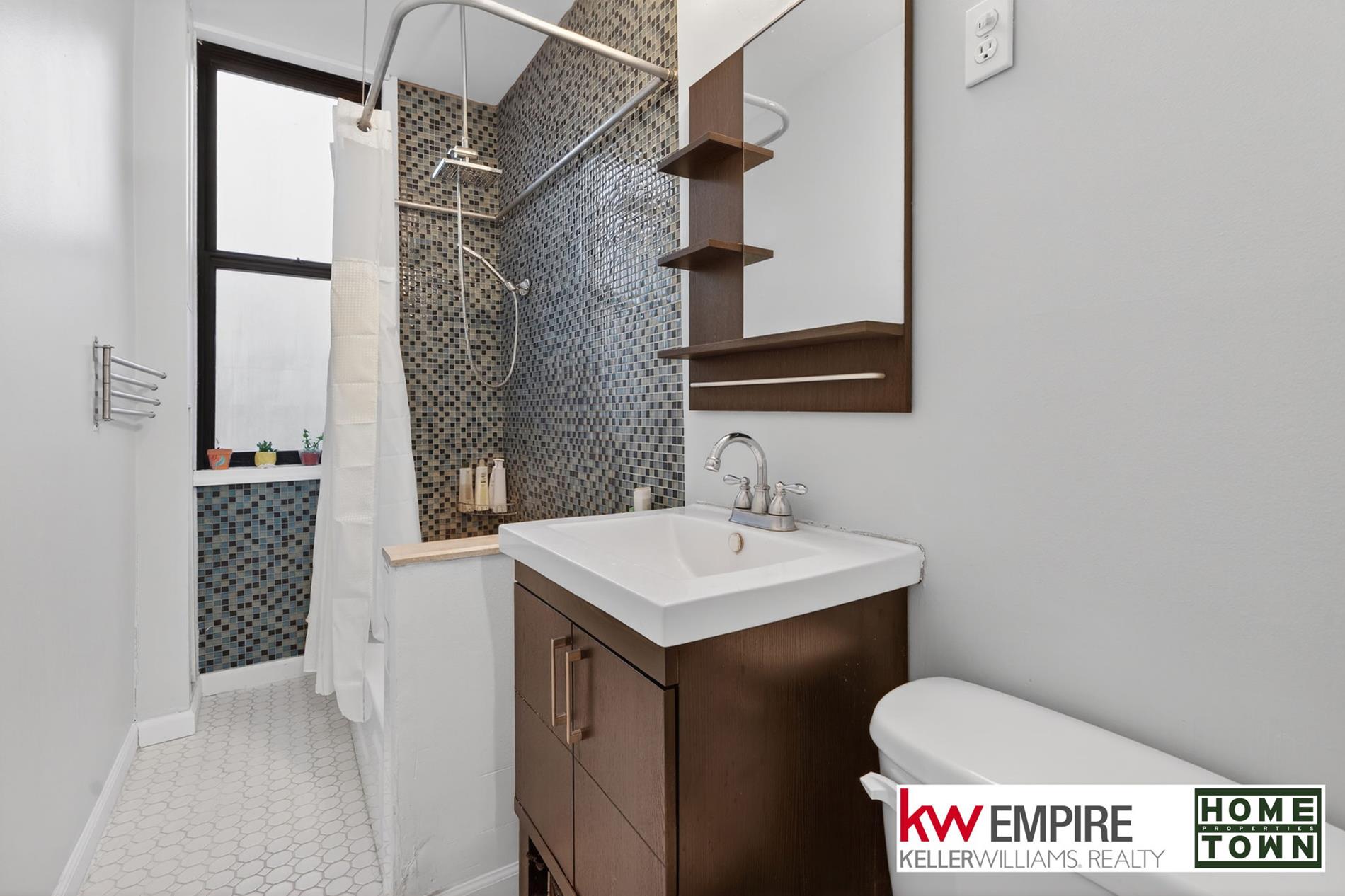 #7 photo, 7901 4th Avenue, Бруклин ‖ Bay Ridge , NY 11209