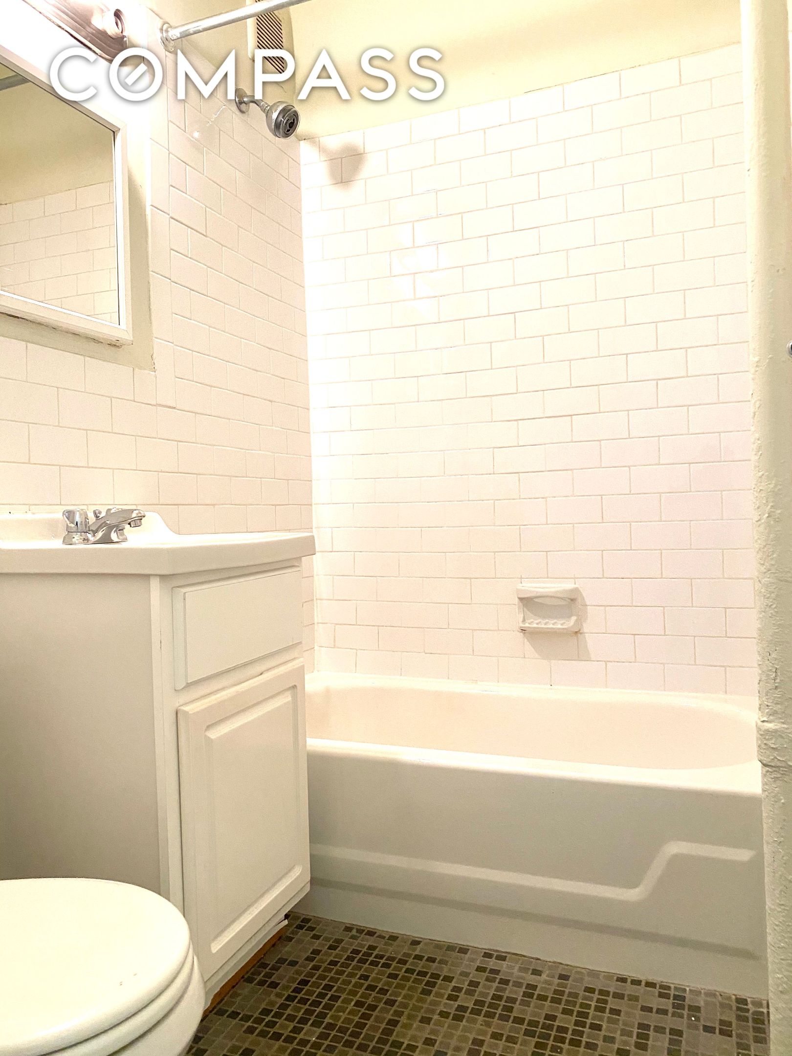 #4 photo, 445 W 48th Street, Манхэттен ‖ Hell's Kitchen , NY 10036