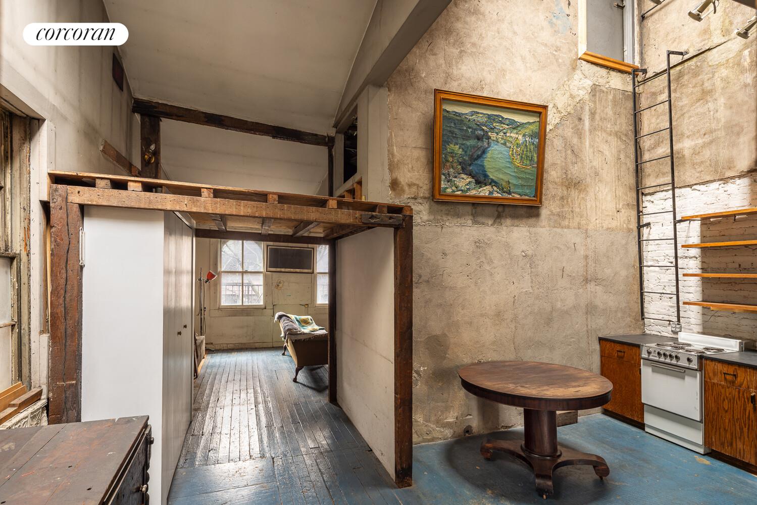 #10 photo, 7 BLEECKER Street, NoHo , NY 10012