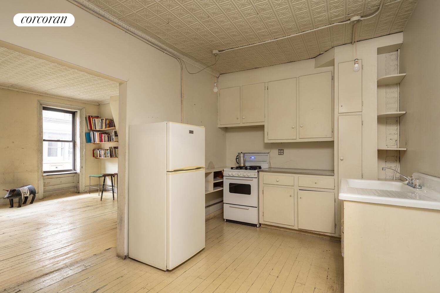 #7 photo, 7 BLEECKER Street, NoHo , NY 10012