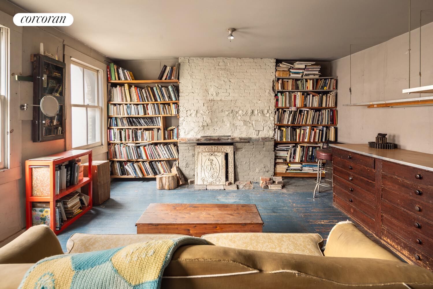 #8 photo, 7 BLEECKER Street, NoHo , NY 10012