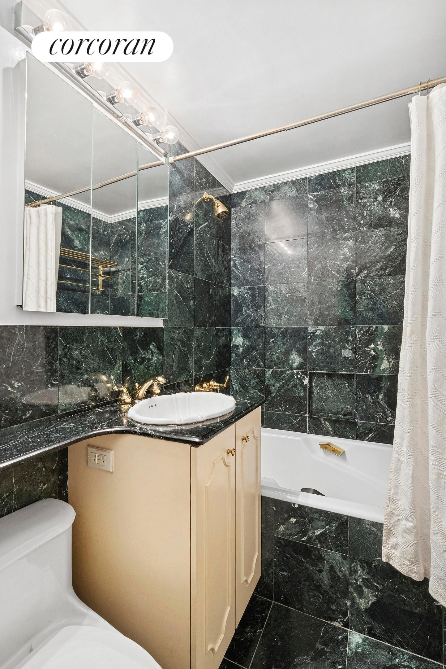 #6 photo, 110 E 57TH Street, 맨해튼 Midtown East , NY 10022