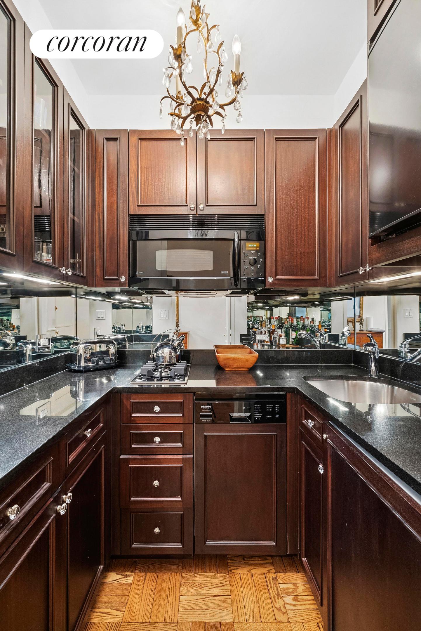 #7 photo, 110 E 57TH Street, 맨해튼 Midtown East , NY 10022