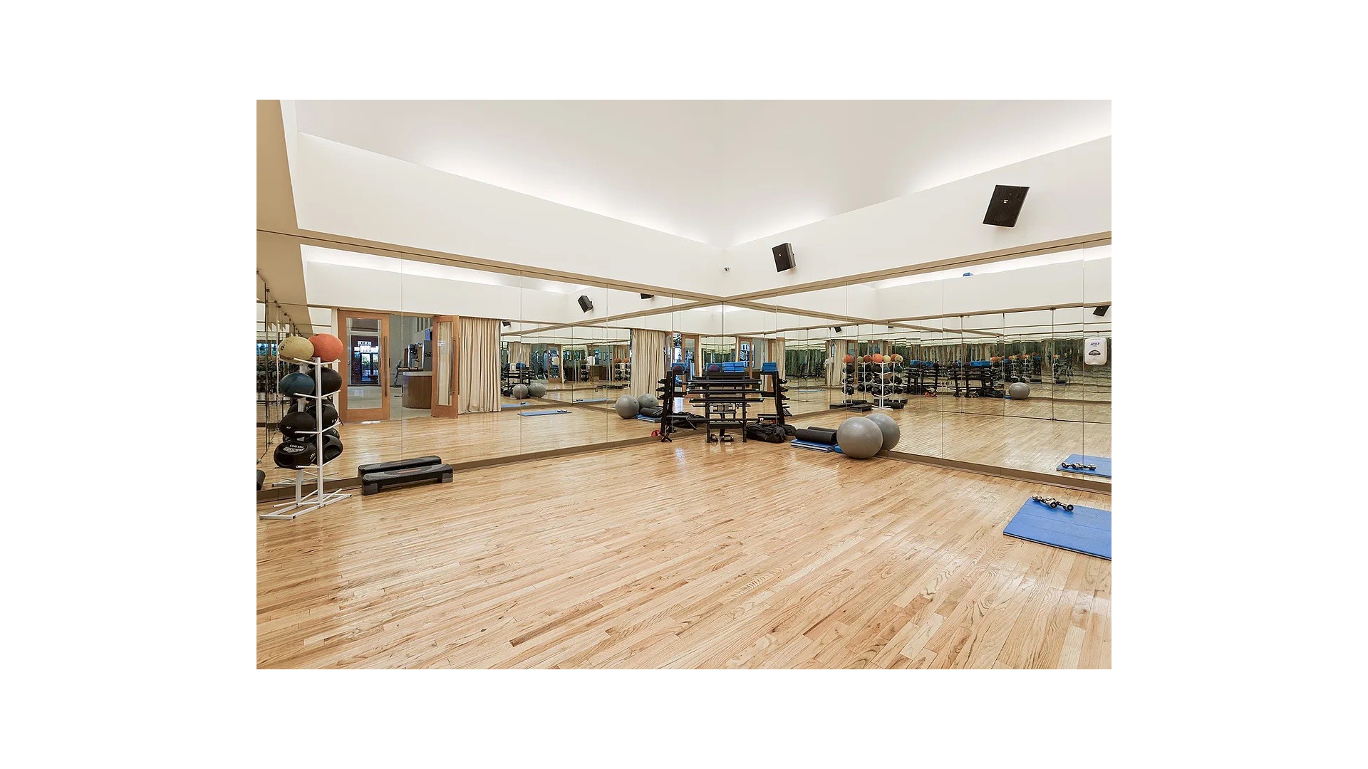 #15 photo, 20 WEST Street, Financial District , NY 10004