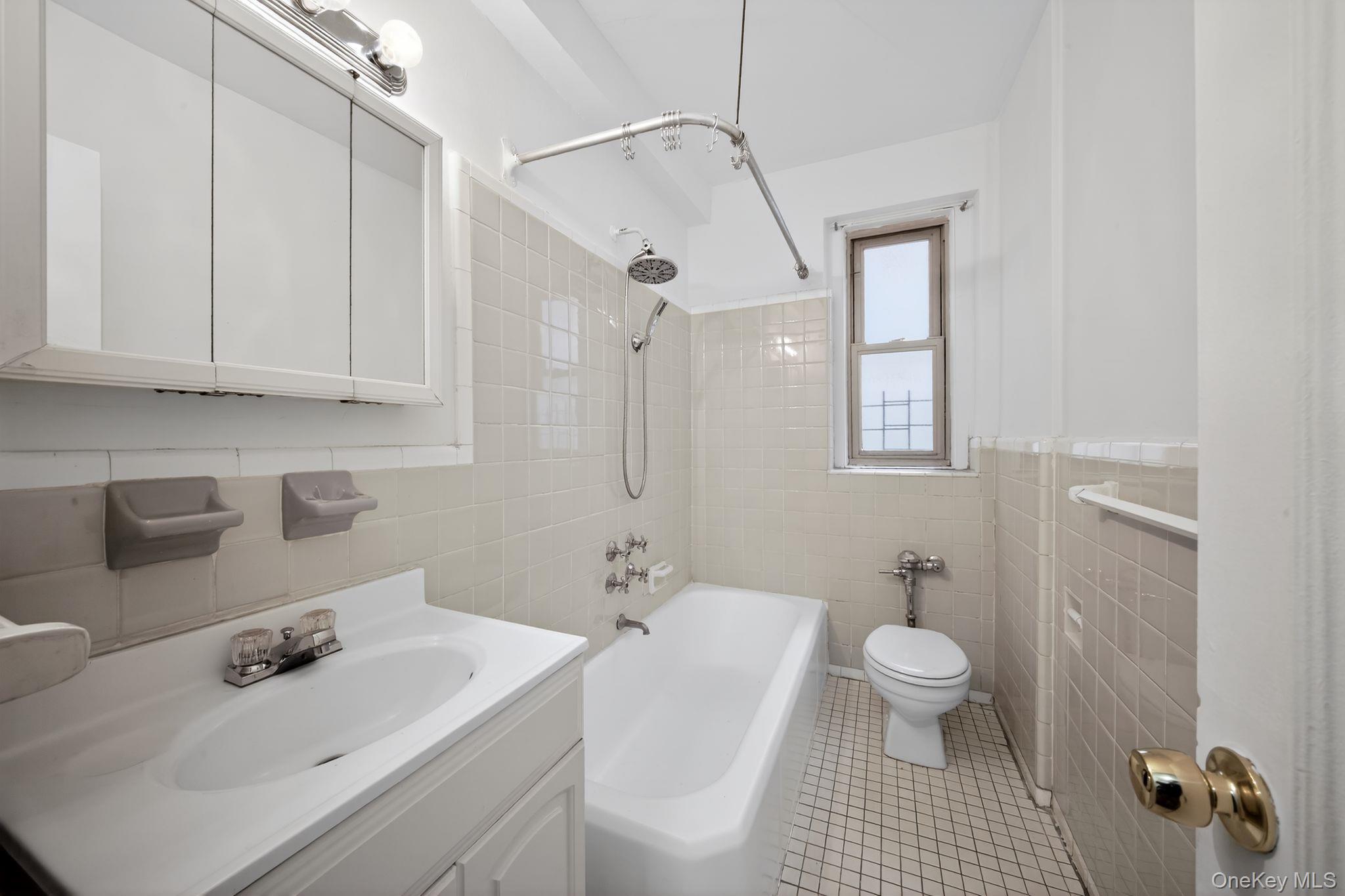 #6 photo, 2190 Boston Road, Bronx , NY 10462