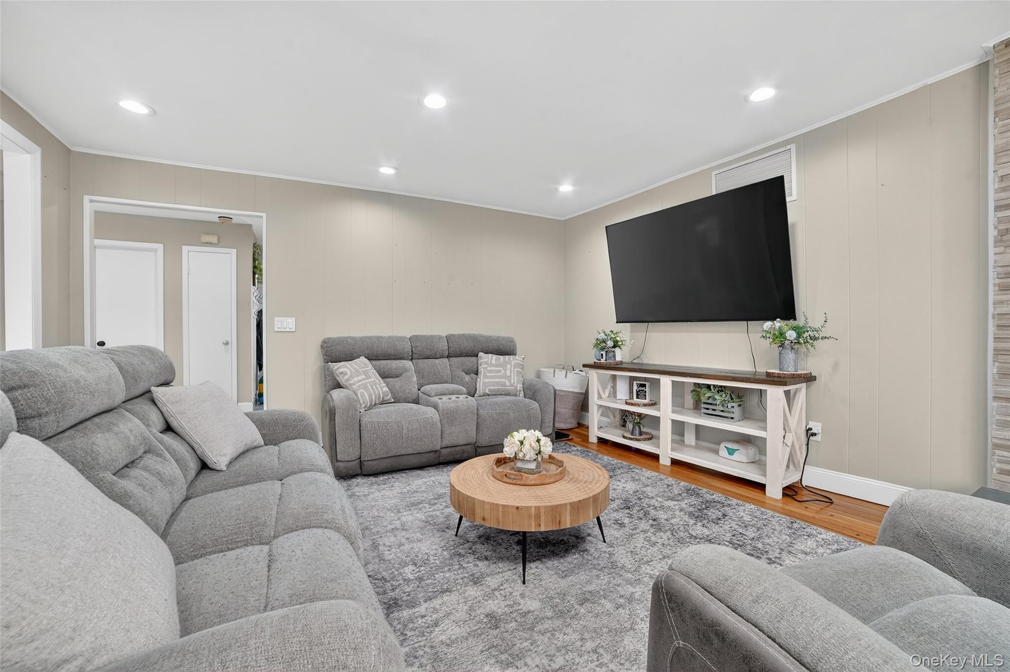 #7 photo, 1281 McKeel Street, Yorktown Heights , NY 10598